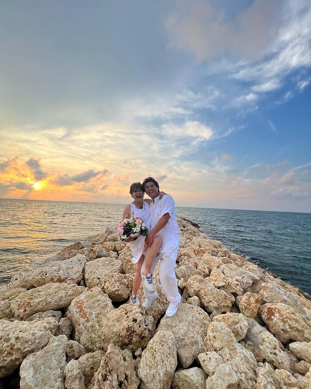 Actriz Alina Lozano y Jim Velásquez en su boda en la playa, Cartagena de Indias, Colombia